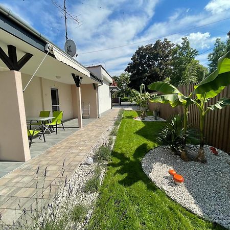 Tutti Apartman Балатонлеле Екстериор снимка