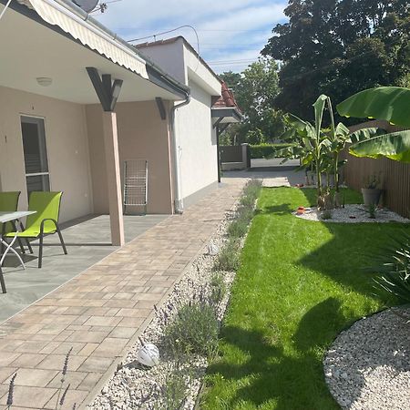 Tutti Apartman Балатонлеле Екстериор снимка