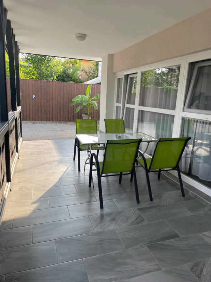 Tutti Apartman Балатонлеле Екстериор снимка