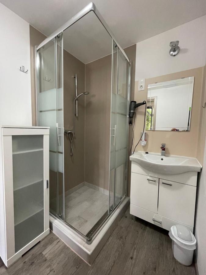 Tutti Apartman Балатонлеле Екстериор снимка