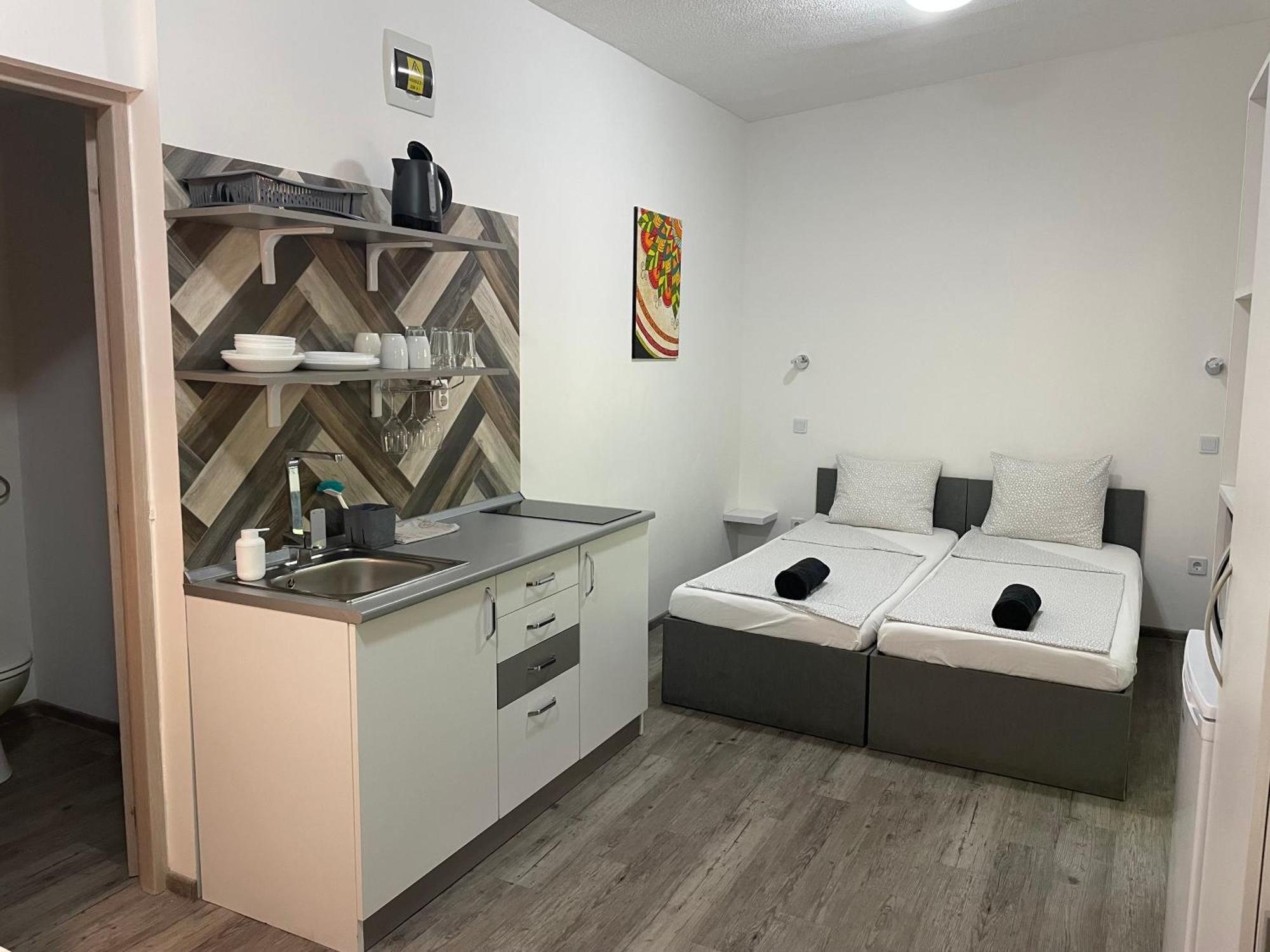 Tutti Apartman Балатонлеле Екстериор снимка